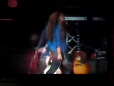 Demi Unbroken Live In Panama (2321)