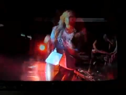 Demi Unbroken Live In Panama (2332)