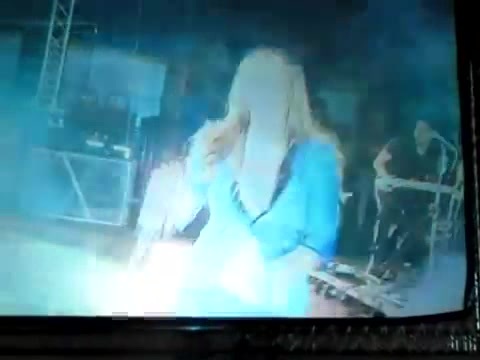 Demi Unbroken Live In Panama (2341)