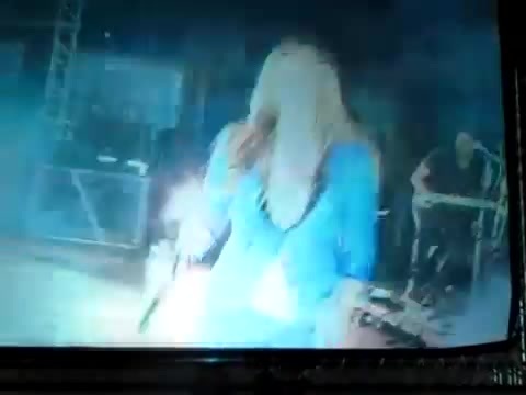Demi Unbroken Live In Panama (2342)