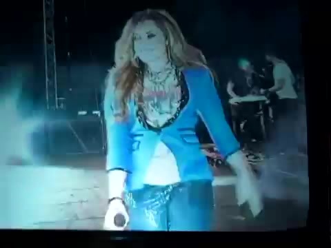 Demi Unbroken Live In Panama (2374)