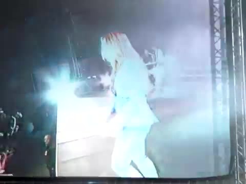 Demi Unbroken Live In Panama (2429)