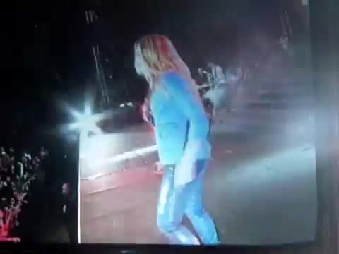 Demi Unbroken Live In Panama (2432)