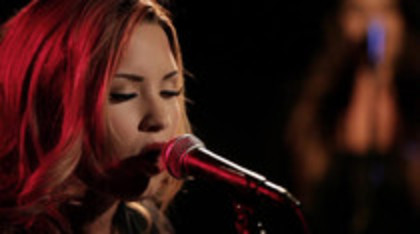 Demi Lovato - Give Your Heart A Break Piano only version (2428)