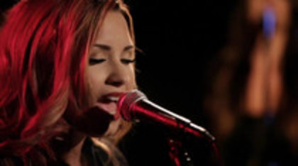 Demi Lovato - Give Your Heart A Break Piano only version (2444)