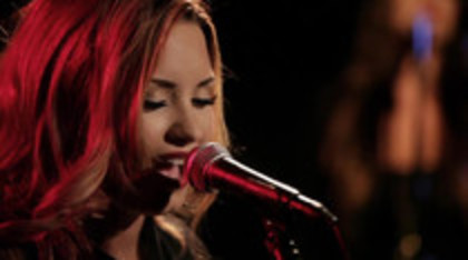 Demi Lovato - Give Your Heart A Break Piano only version (2452)