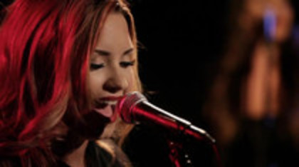 Demi Lovato - Give Your Heart A Break Piano only version (2454)