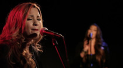 Demi Lovato - Give Your Heart A Break Piano only version (1945) - Demi - Give Your Heart A Break Piano only version Part oo5