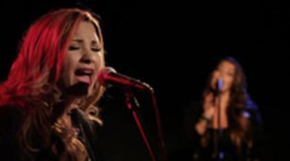 Demi Lovato - Give Your Heart A Break Piano only version (1946) - Demi - Give Your Heart A Break Piano only version Part oo5