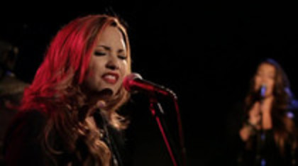 Demi Lovato - Give Your Heart A Break Piano only version (1953) - Demi - Give Your Heart A Break Piano only version Part oo5