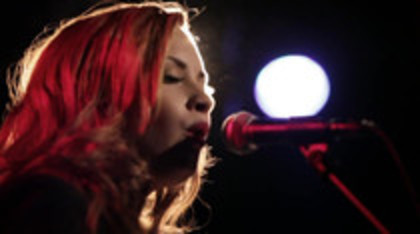 Demi Lovato - Give Your Heart A Break Piano only version (2479)