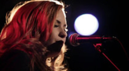 Demi Lovato - Give Your Heart A Break Piano only version (2492)