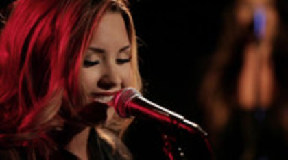 Demi Lovato - Give Your Heart A Break Piano only version (2449)