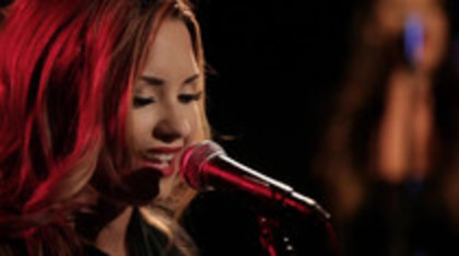 Demi Lovato - Give Your Heart A Break Piano only version (2455)