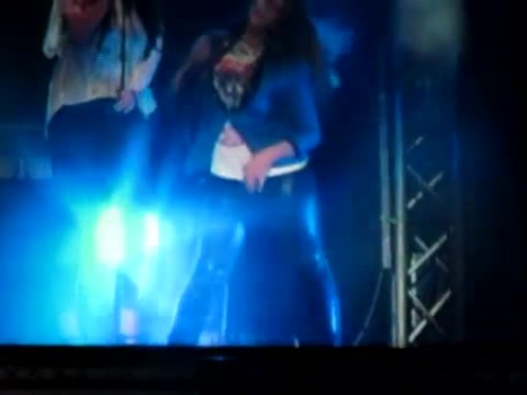 Demi Unbroken Live In Panama (2702) - Demi - Unbroken Live In Panama City Part oo5