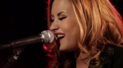 Demi Lovato - Give Your Heart A Break Piano only version (2920) - Demi - Give Your Heart A Break Piano only version Part oo7