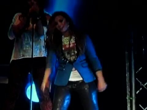 Demi Unbroken Live In Panama (2961)