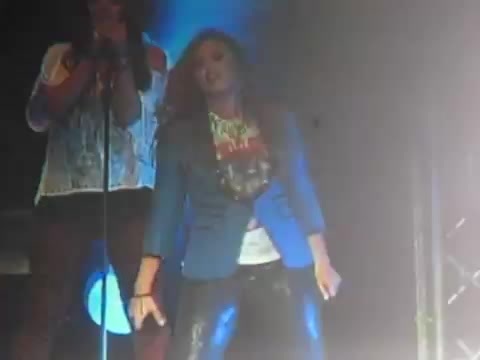 Demi Unbroken Live In Panama (2965)
