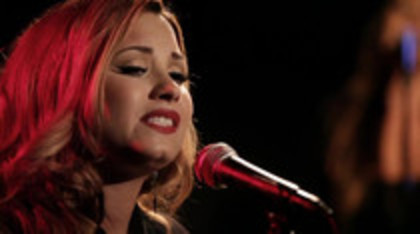 Demi Lovato - Give Your Heart A Break Piano only version (2980)