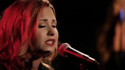 Demi Lovato - Give Your Heart A Break Piano only version (2984)