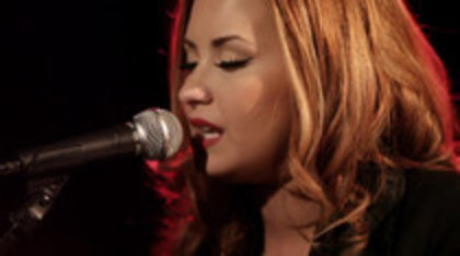 Demi Lovato - Give Your Heart A Break Piano only version (2919) - Demi - Give Your Heart A Break Piano only version Part oo7