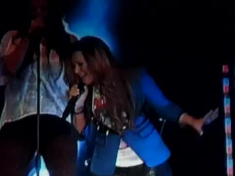 Demi Unbroken Live In Panama (3159)