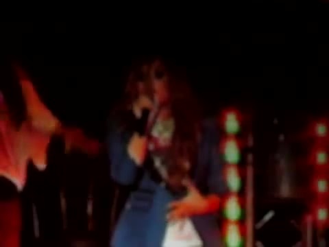 Demi Unbroken Live In Panama (3581)