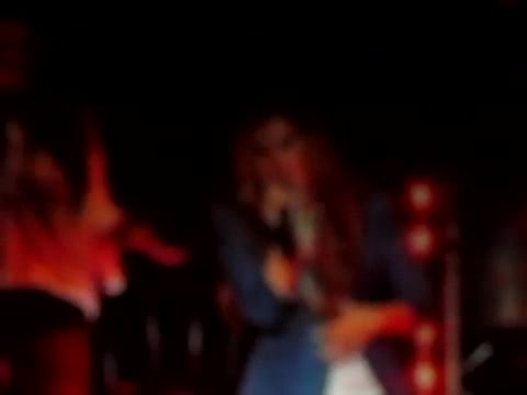 Demi Unbroken Live In Panama (3610)