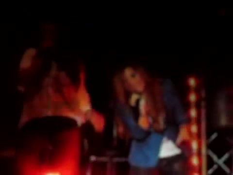 Demi Unbroken Live In Panama (3637)