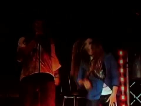 Demi Unbroken Live In Panama (3677)