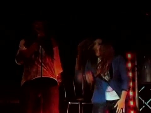 Demi Unbroken Live In Panama (3679)