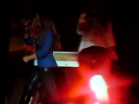 Demi Unbroken Live In Panama (3852)