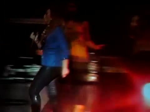 Demi Unbroken Live In Panama (3864)