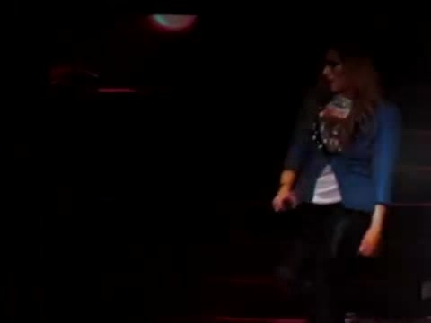 Demi Unbroken Live In Panama (3972)