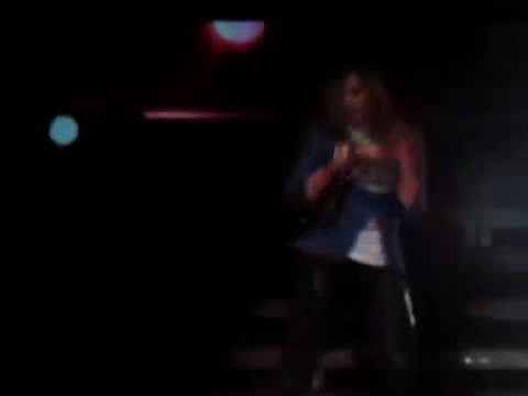 Demi Unbroken Live In Panama (3984)