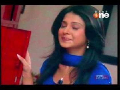 34276_115023398545559_114833878564511_92609_5341144_n - jennifer winget 3