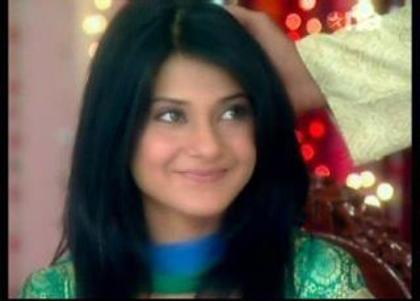 303618_230023537045544_114833878564511_625323_2011617782_n - jennifer winget 3