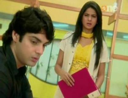 305093_229086823805882_114833878564511_623042_2561254_n - jennifer winget 3