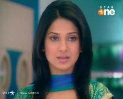 307419_230023790378852_930850562_n - jennifer winget 3