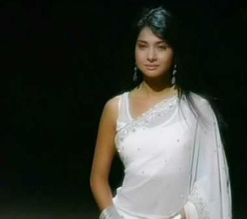 381298_269881373059760_114833878564511_752045_982059849_n - jennifer winget 3