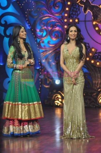 397977_285470514834179_114833878564511_795974_320438208_n - jennifer winget 3