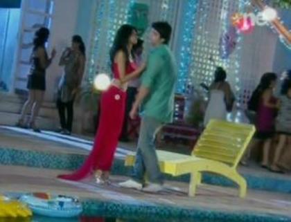 417616_327729570608273_114833878564511_894816_1909964892_n - jennifer winget 3