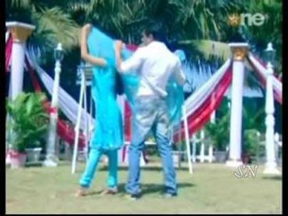 553289_333206783393885_114833878564511_909926_1968761224_n - jennifer winget 3