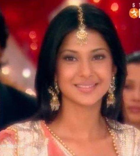 557347_334936673220896_114833878564511_915496_61544409_n - jennifer winget 3