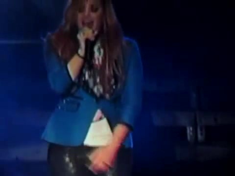 Demi Unbroken Live In Panama (4172)