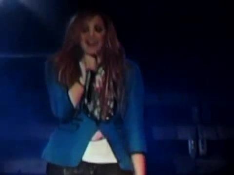 Demi Unbroken Live In Panama (4178)