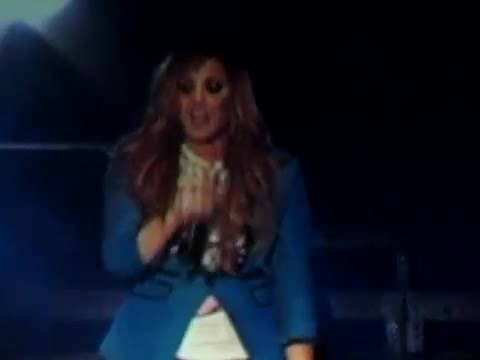 Demi Unbroken Live In Panama (4192)