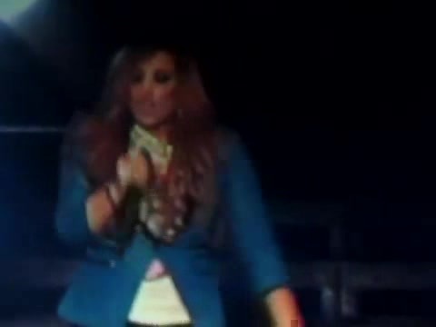 Demi Unbroken Live In Panama (4198)