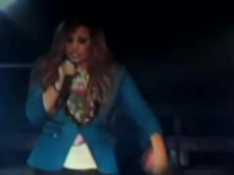 Demi Unbroken Live In Panama (4202)