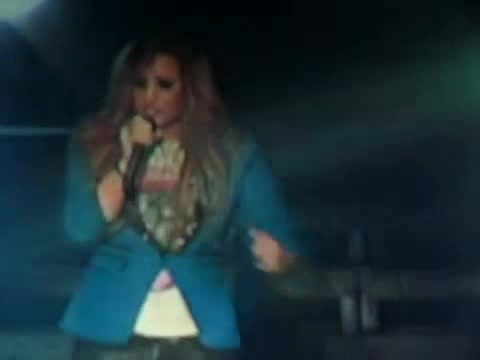 Demi Unbroken Live In Panama (4206)